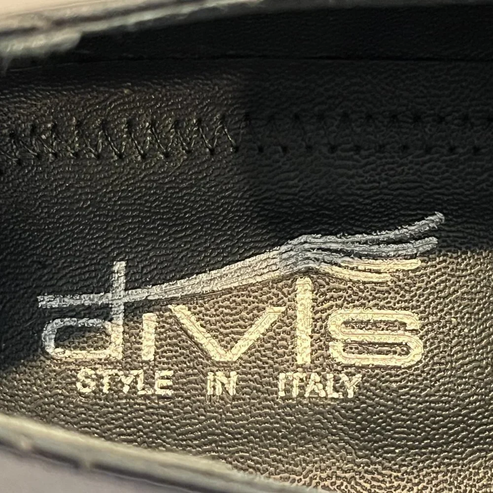 Divis these loafers